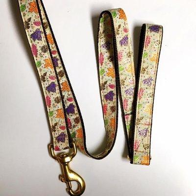 Leashes with Pattern on Handle or Entire leash.