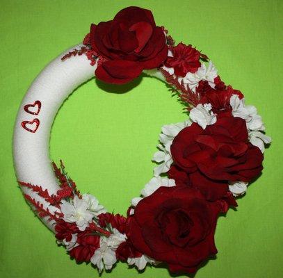 Winter Love Wreath- a beautiful symbol of your love from Christmas to Valentine's Day!