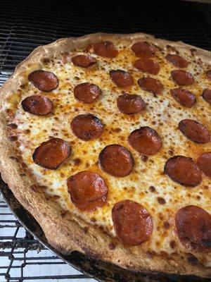 Large pepperoni pizza