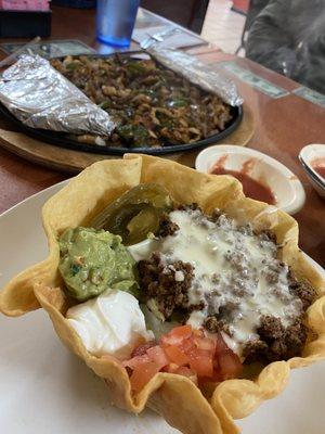 Fajitas and taco salad - YUMMM!