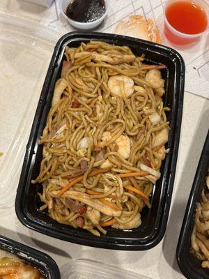 house special lo mein