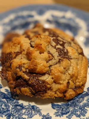 Chocolate nut cookie