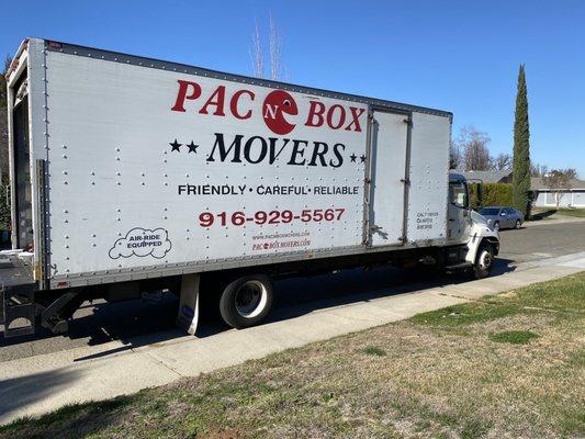 Moving truck