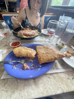 I had meat lovers Calzone. Wife spaghetti w/neat sauce. Both were excellent!!