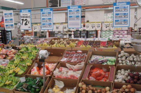 WinCo  NE 102nd Ave now has Organic produce...