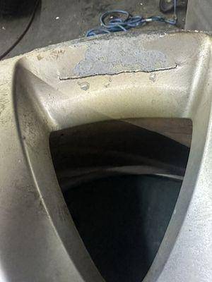 The is a face crack on a rim , we fix all kinds of cracks