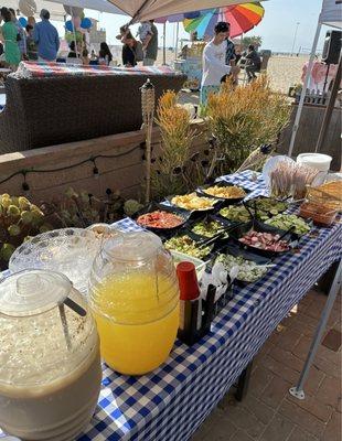 Toppings & drink table