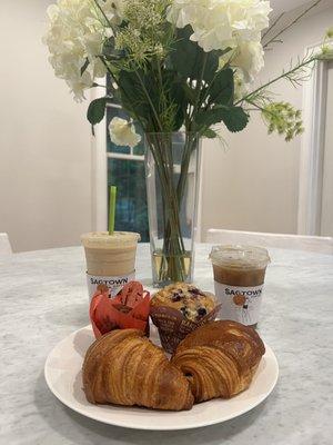 Monkey smoothie, cold brew, vegan carrot cake muffin, blueberry muffin, croissants