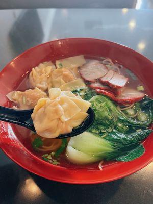 Wonton noodle soup with bbq pork