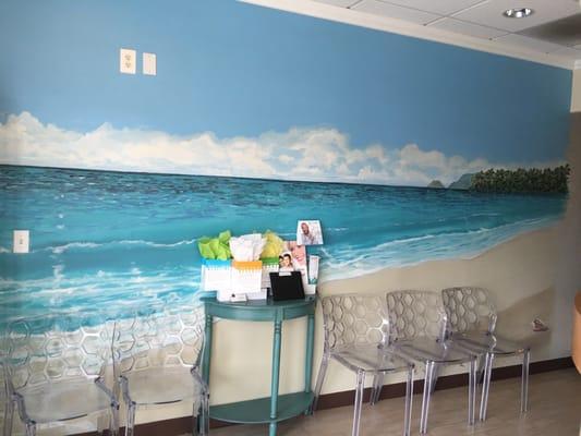 Who goes to the Dentist at the beach? I do! Awesome mural.