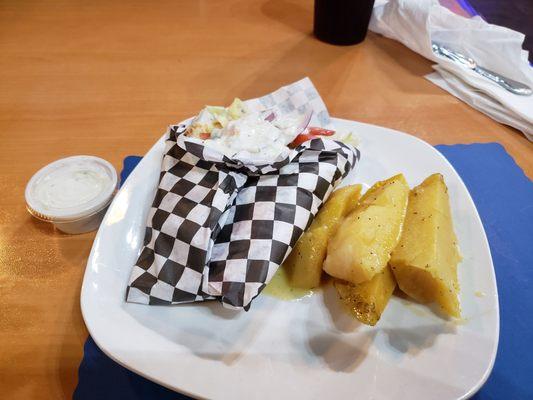 Gyro with lemon potatoes