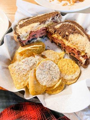 Reuben sandwich with chips