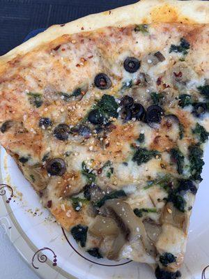 Spinach and mushroom pizza