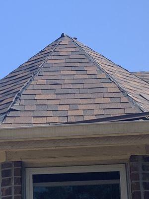 roof shingle edge