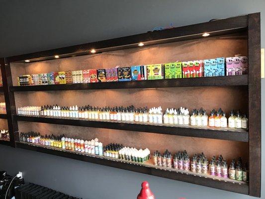 They have a huge selection of EJuice ( naked line tooooo )