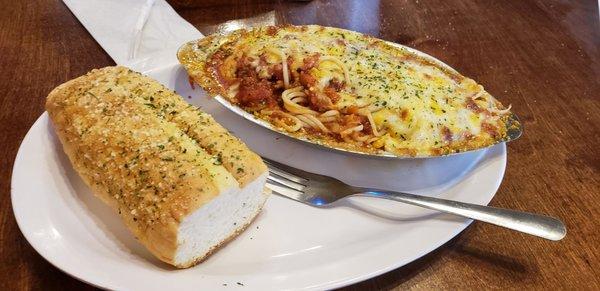 Mater's spaghetti with garlic bread!