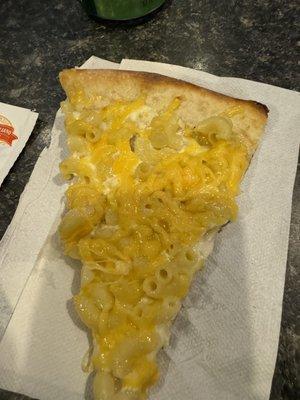 mac Macaroni and Cheese Pizza