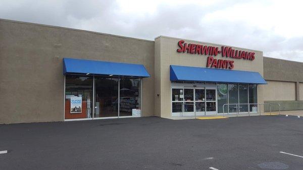 Sherwin-Williams Paints Entrance