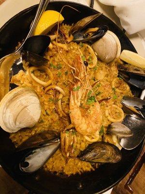 Seafood paella