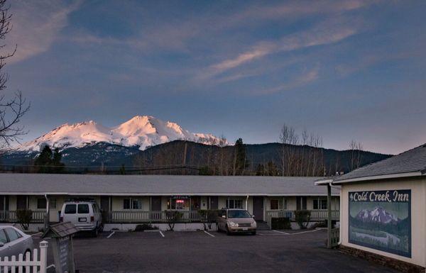 Mt Shasta alpenglow above the Cold Creek Inn.