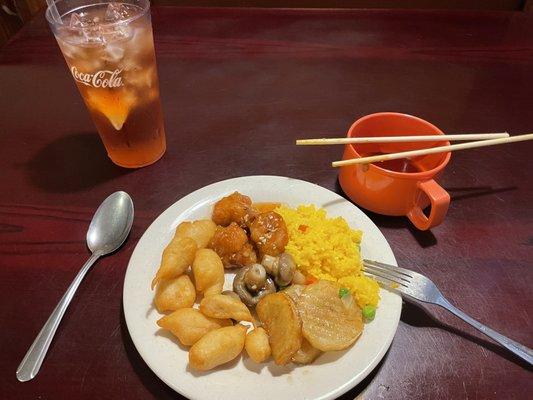 Sesame chicken. Sweet and sour chicken. Fried rice. Roasted potatoes. Mushrooms.