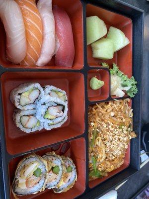 Phad Thai and sushi box