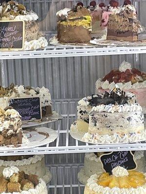 At least 20 different flavors of custom ice-cream cakes