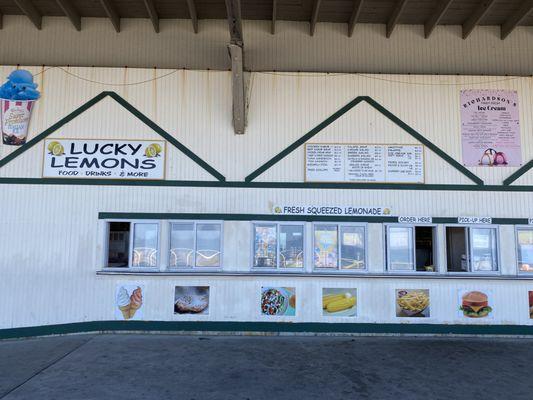 Lucky lemons!!! By the beach