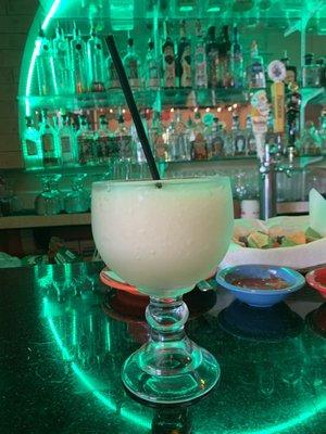 Excellent frozen skinny Margarita!  The food is also very good.  Nice ambiance.  Excellent bar staff and servers.  Highly recommended!