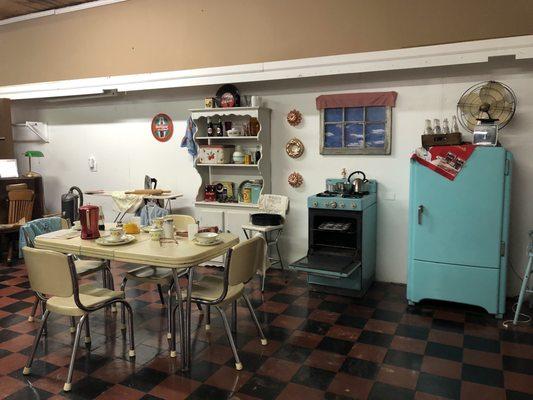 50"s kitchen for cool phot shoots