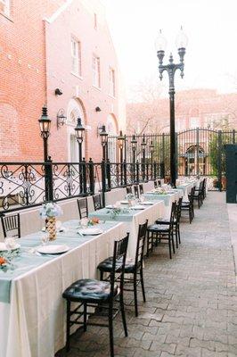 The alley outside the Veranda