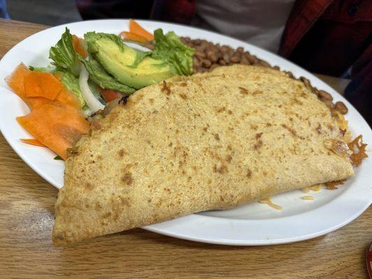 Quesadilla de flor de calabaza com frijoles pintos