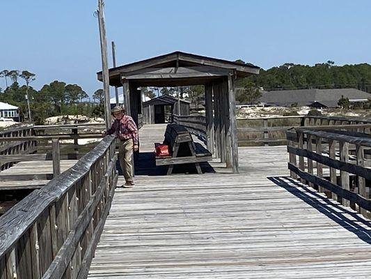 Dry fishing pier