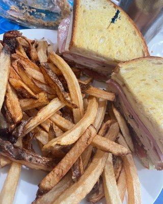 Club sandwich with home fries