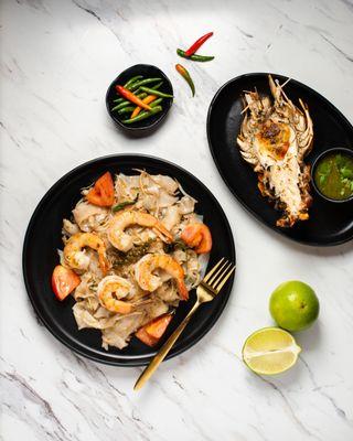 Drunken Noodle and Grilled Giant River Prawn