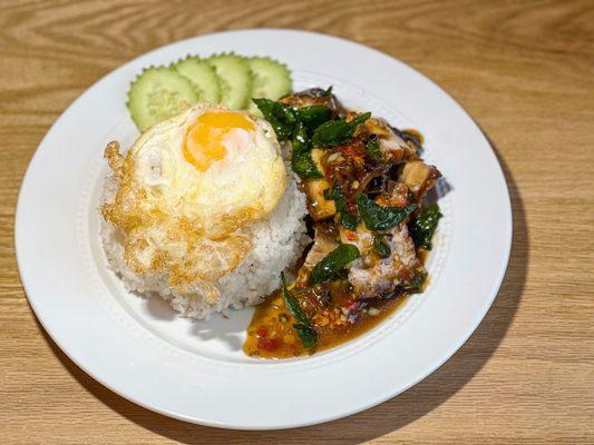 Crispy Pork Basil with Fried Egg (Kha Prow Moo Krop)