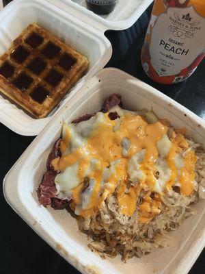 Side waffle, Reuben bowl, Harney & Sons Peach Iced Tea