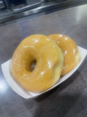 2 GLAZE DONUTS