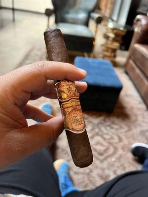 La Biblioteca Cigar Lounge