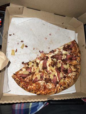 Large Hawaiian pizza