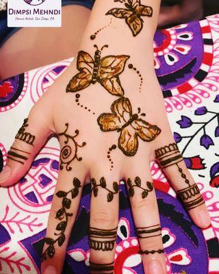 Summer henna for students visiting San Diego by Dimpsi