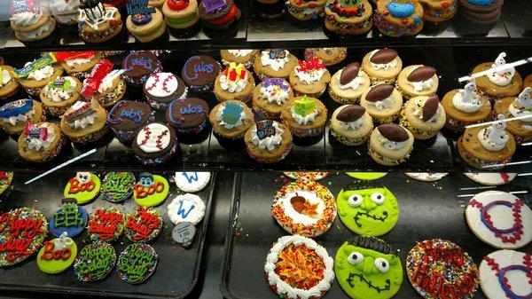 Fun Halloween designs in the bakery!