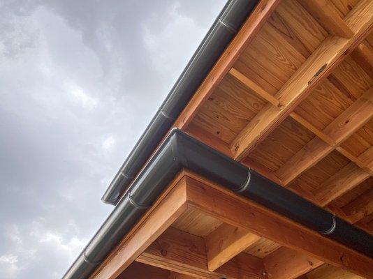 Seamless 6" Half Round Gutter with external bracket