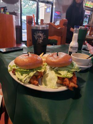 Chicken milanesa sandwiches! Delucious!!