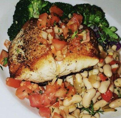 Sea Bass, white bean salad and broccoli#yum