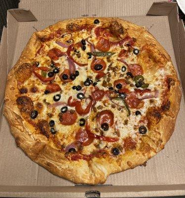 Damn didn't know how spoiled we are living in Jersey when it comes to pizza! Did not enjoy this, this was the Supreme Pizza