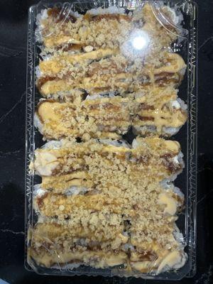 Crab tempura with cream cheese roll