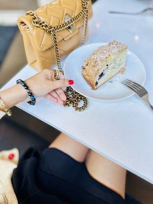 Blueberry coffee cake