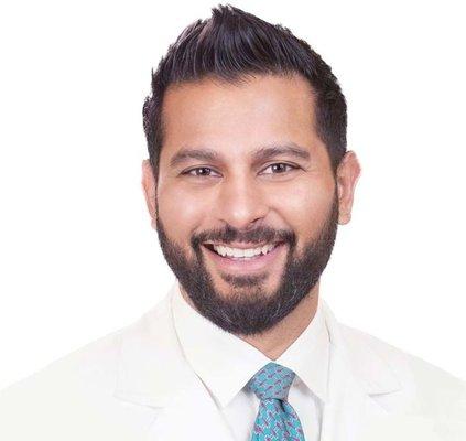 Dr. Saqib Hasan is a spine surgeon trained in both orthopedic and neurosurgical spine surgery specializing in complex spine surgery.