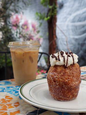 Cruffin & Iced Honey Lavender Latte @tiffhuangry